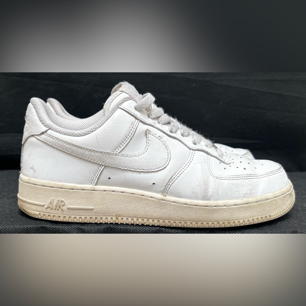 Nike Air Force 1 07 Triple White Sneakers Men's Size 8.5 Leather CW2288-111